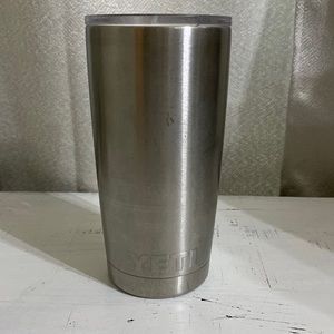 Yeti 20oz cup with lid